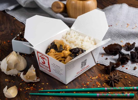 Pui cu bambus si ciuperci urechi de lemn