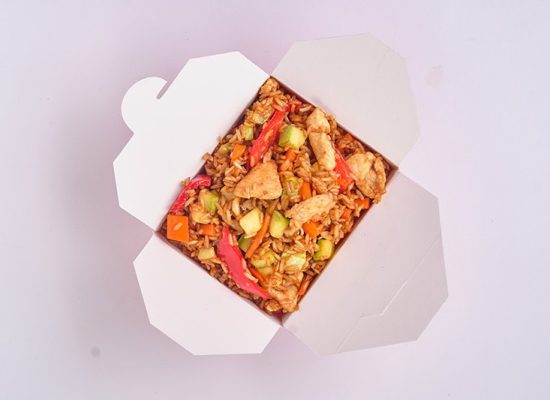 Orez-prajit-cu-pui-si-legume